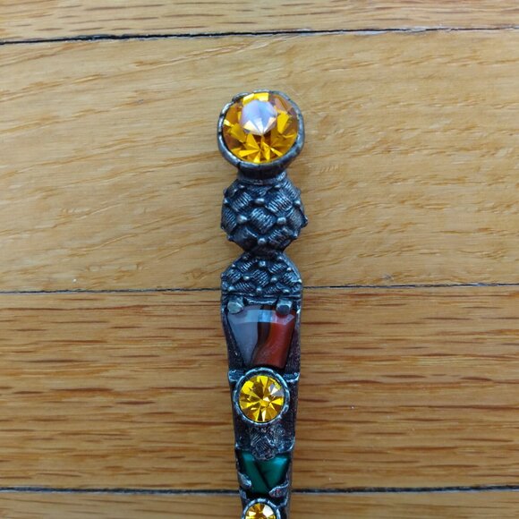 Vintage Dagger Brooch Scottish Sword Dirk Kilt Pin with Semi Precious Stones - Picture 12 of 14